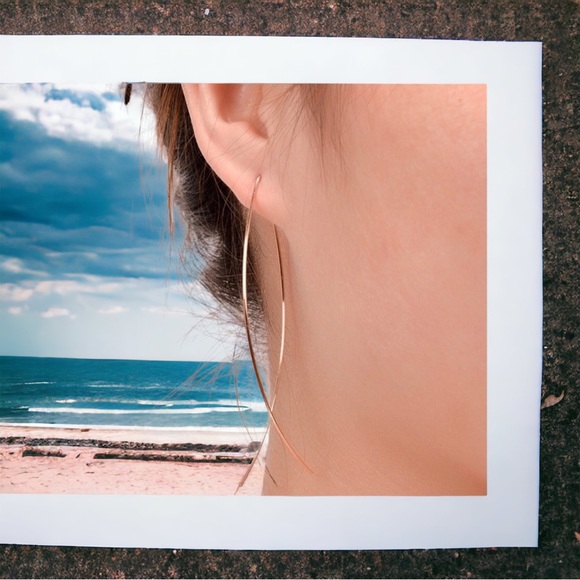 Jewelry - Gold Minimalist Hoop Earrings